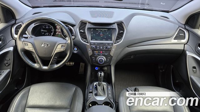 Hyundai Santa Fe — interior