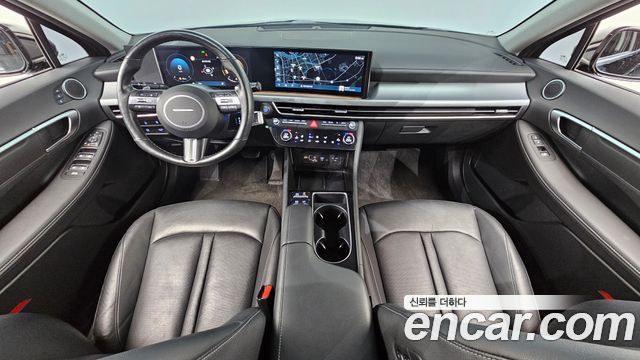 Hyundai Sonata — interior