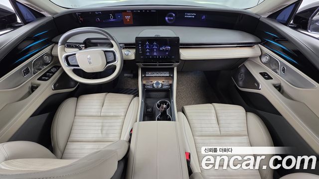 Lincoln Nautilus — interior