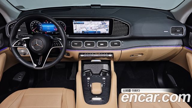 Mercedes-Benz GLE-Class — interior