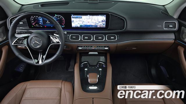 Mercedes-Benz GLE-Class — interior