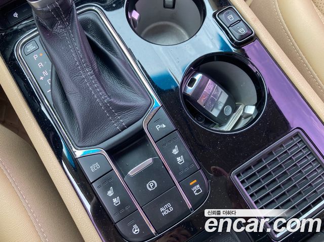 Kia Carnival — interior