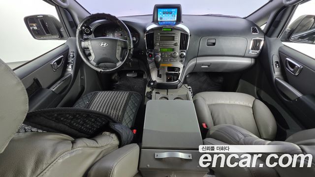 Hyundai Starex — interior