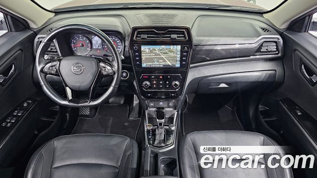 KG Mobility Tivoli — interior