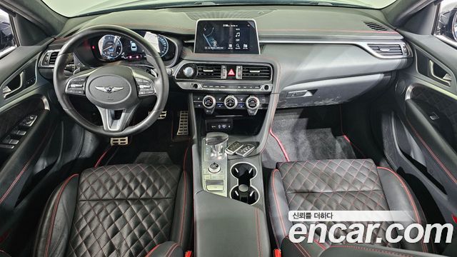 Genesis G70 — interior