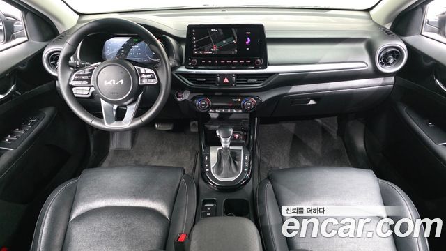 Kia K3 — interior