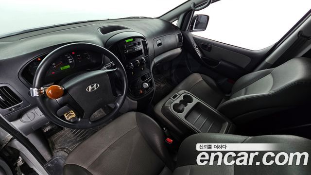 Hyundai Starex — interior