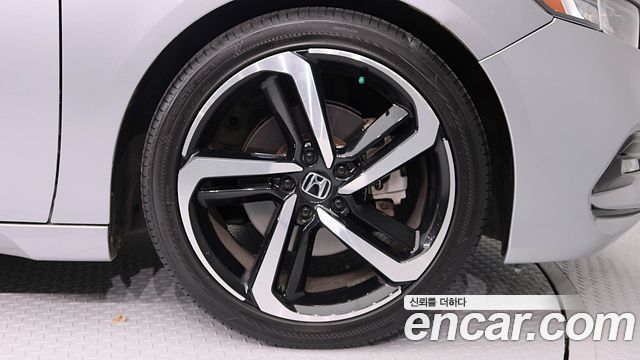 Honda Accord — interior