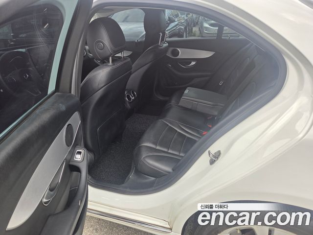Mercedes-Benz C-Class — interior