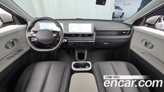 Hyundai IONIQ 5 — interior