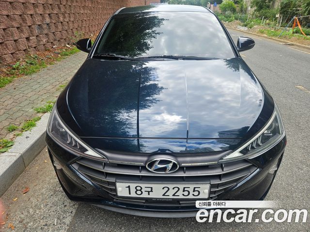Hyundai Avante — exterior