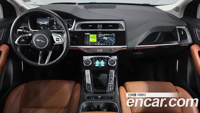 Jaguar I-Pace — interior