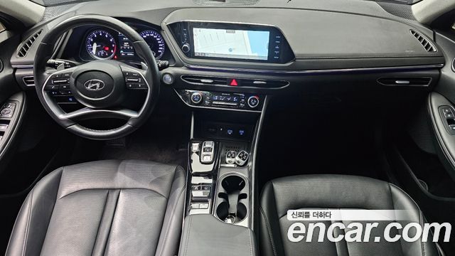 Hyundai Sonata — interior