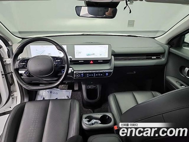 Hyundai IONIQ 5 — interior