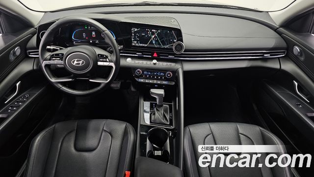 Hyundai Avante — interior