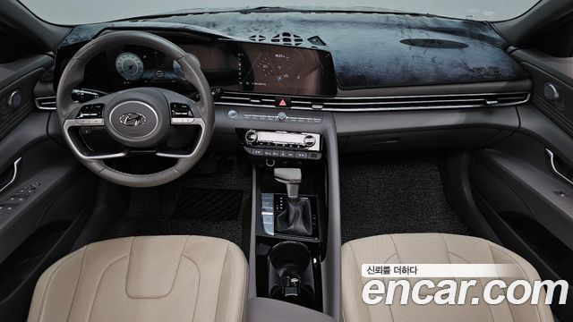 Hyundai Avante — interior