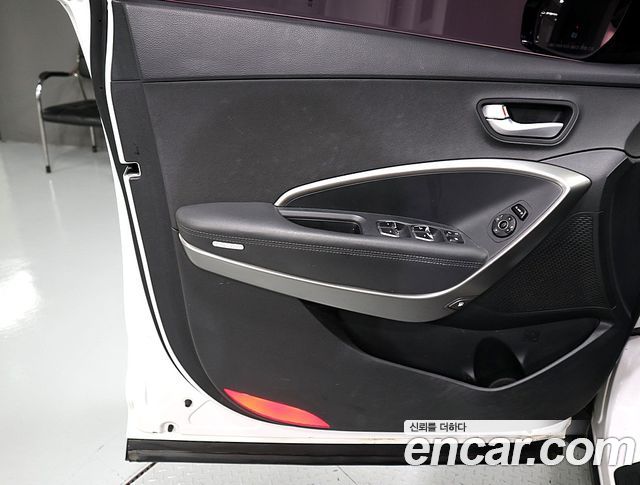 Hyundai Santa Fe — interior