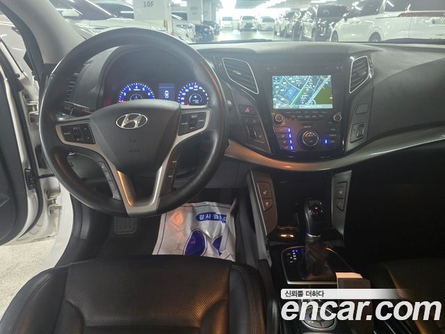 Hyundai i40 — interior