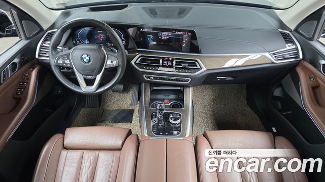BMW X5 — interior