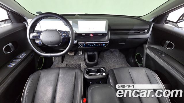 Hyundai IONIQ 5 — interior