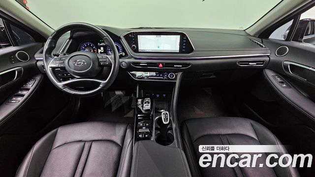 Hyundai Sonata — interior