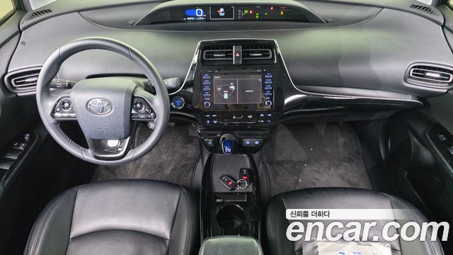 Toyota Prius — interior