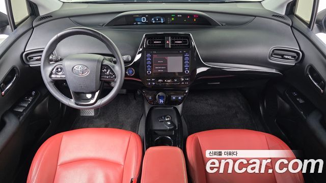 Toyota Prius — interior