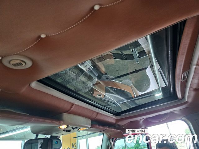 Hummer H2 — interior