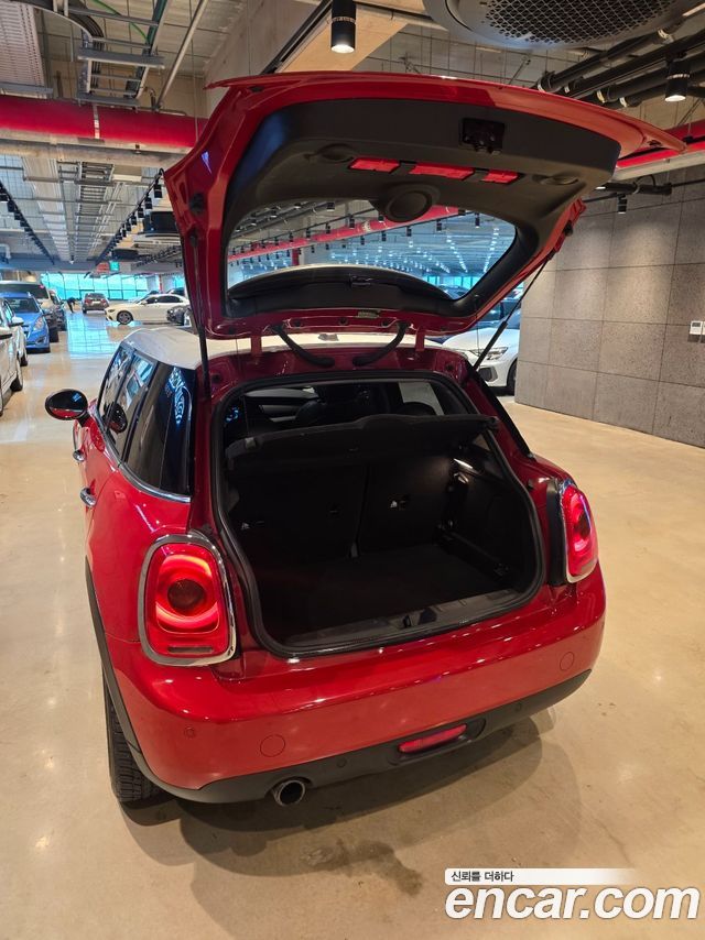 MINI Cooper — interior