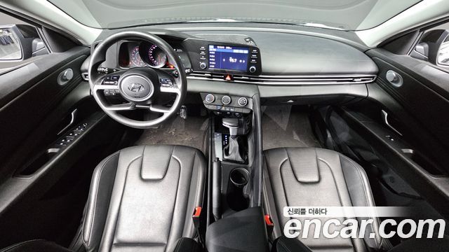 Hyundai Avante — interior