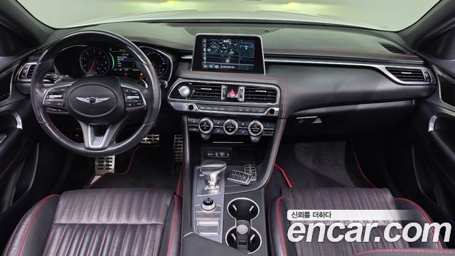 Genesis G70 — interior