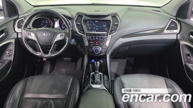 Hyundai Santa Fe — interior