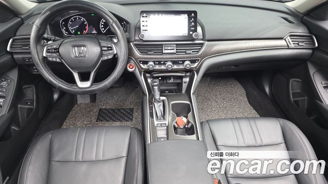 Honda Accord — interior