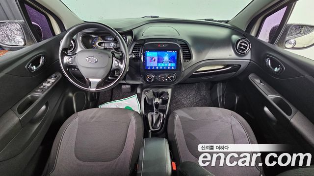 Renault Korea QM3 — interior