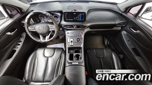 Hyundai Santa Fe — interior