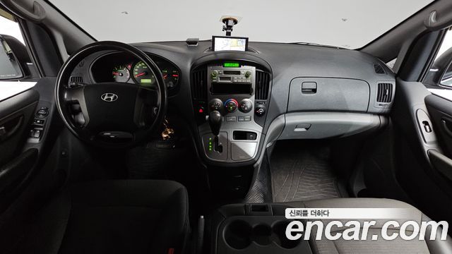 Hyundai Starex — interior