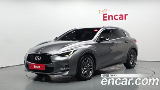 Infiniti Q30