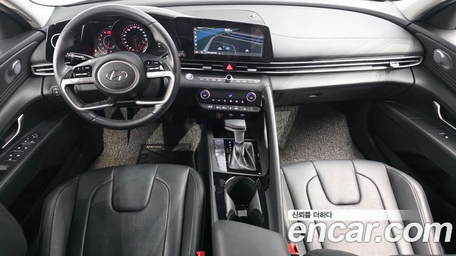 Hyundai Avante — interior