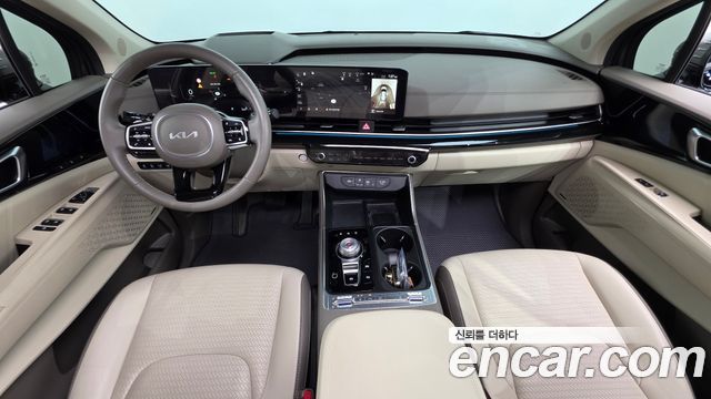Kia Carnival — interior