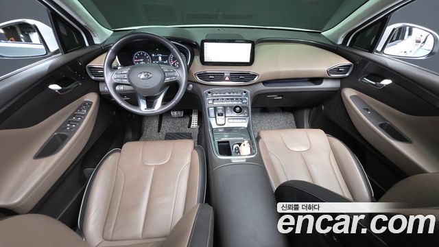 Hyundai Santa Fe — interior