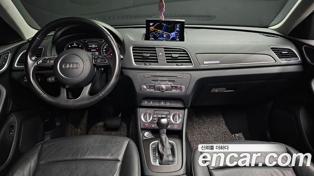 Audi Q3 — interior