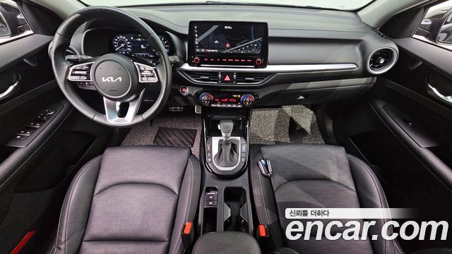 Kia K3 — interior