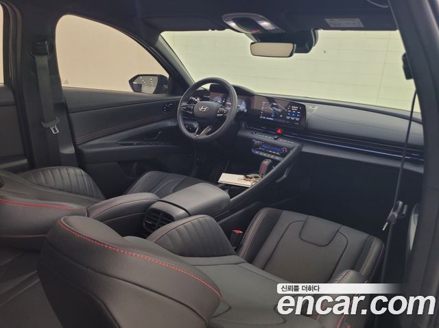 Hyundai Avante — interior