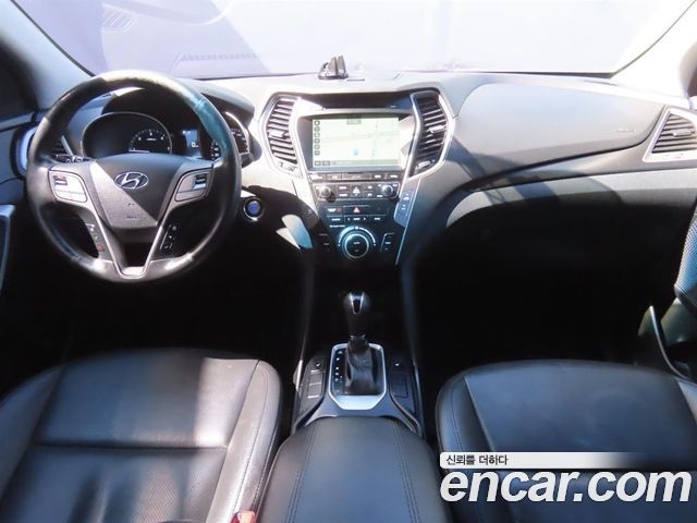 Hyundai Santa Fe — interior