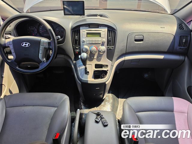 Hyundai Starex — interior
