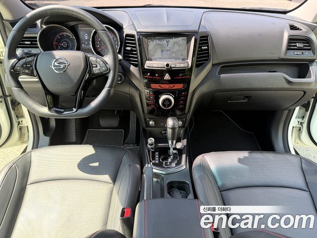 KG Mobility Tivoli — interior