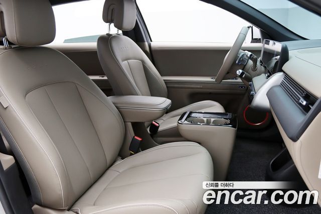 Hyundai IONIQ 5 — interior