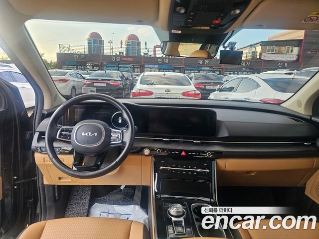 Kia Carnival — interior