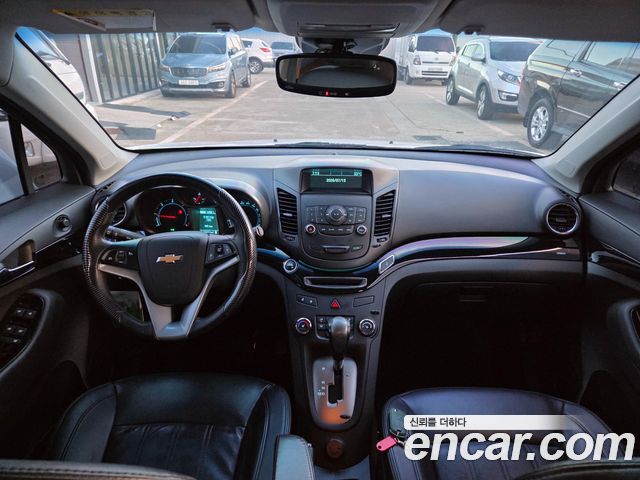 Chevrolet Korea Orlando — interior
