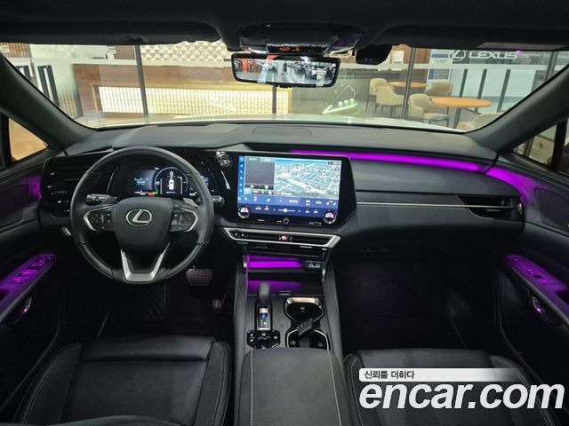 Lexus RX — interior